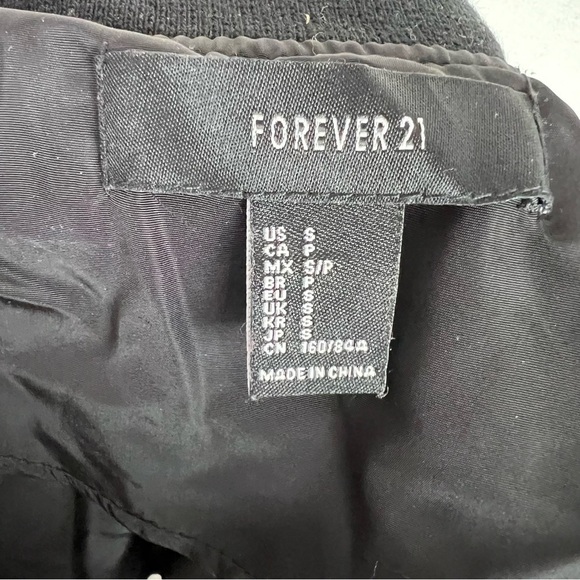 Forever 21 black bomber jacket womens small full zip with gold accents - Picture 6 of 7